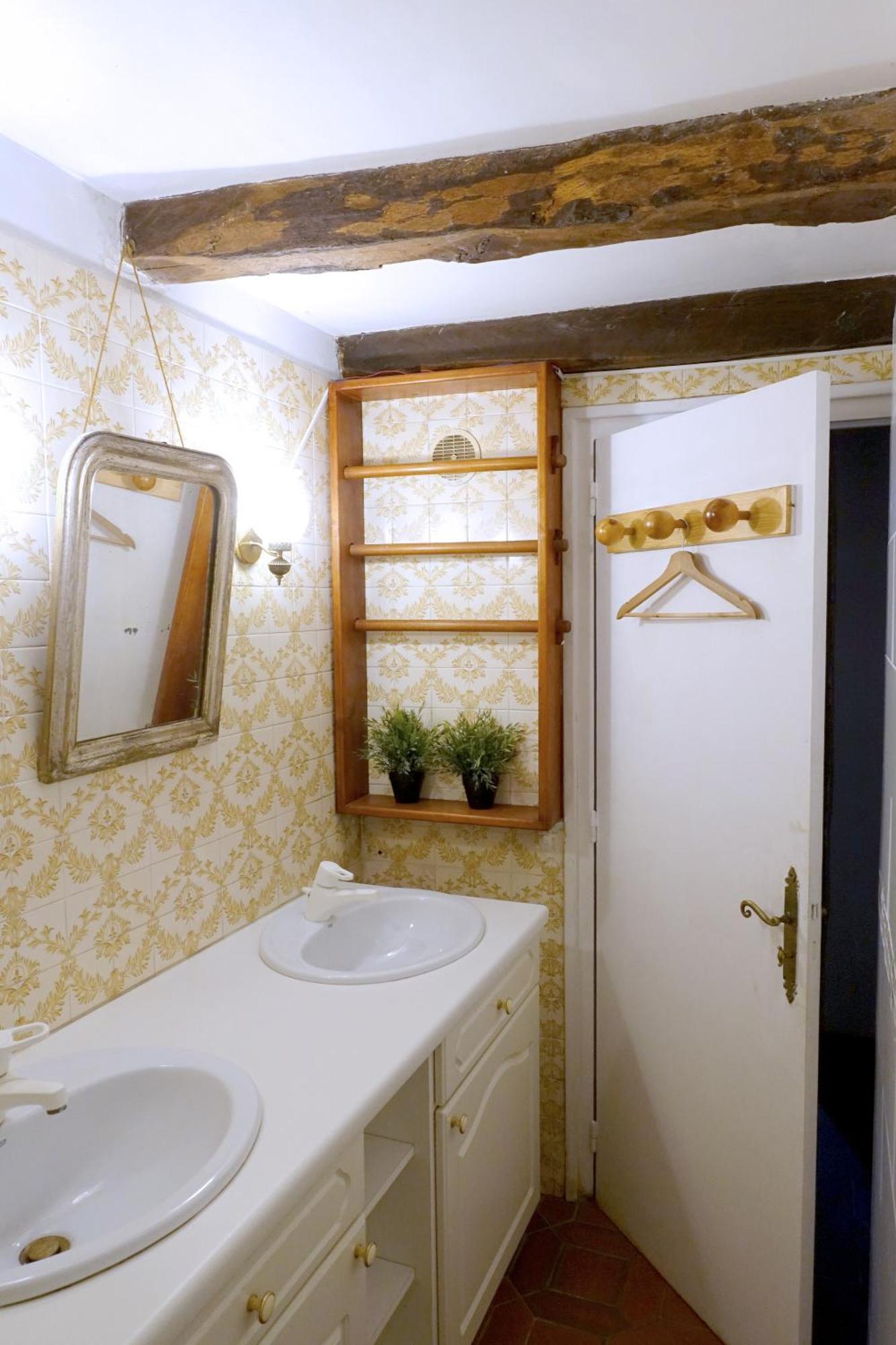 La Tour De Coron Guest house